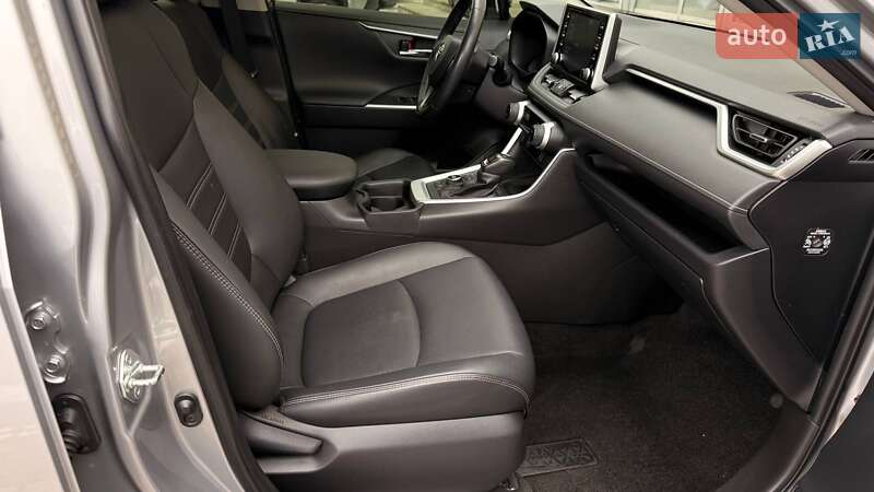 Внедорожник / Кроссовер Toyota RAV4 2021 в Одессе