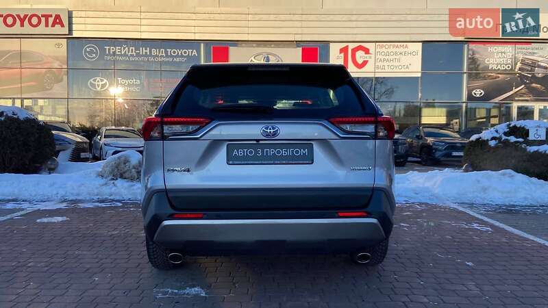 Внедорожник / Кроссовер Toyota RAV4 2024 в Хмельницком