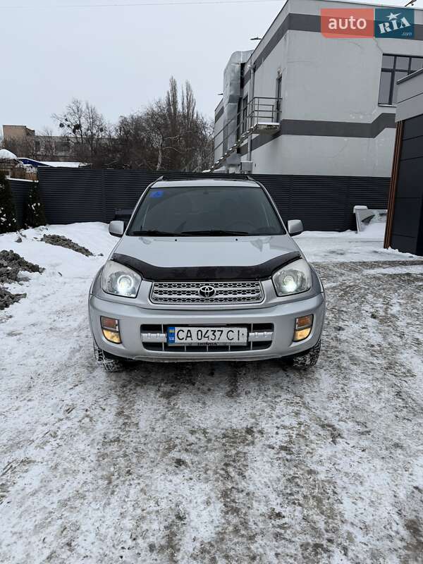 Внедорожник / Кроссовер Toyota RAV4 2001 в Черкассах