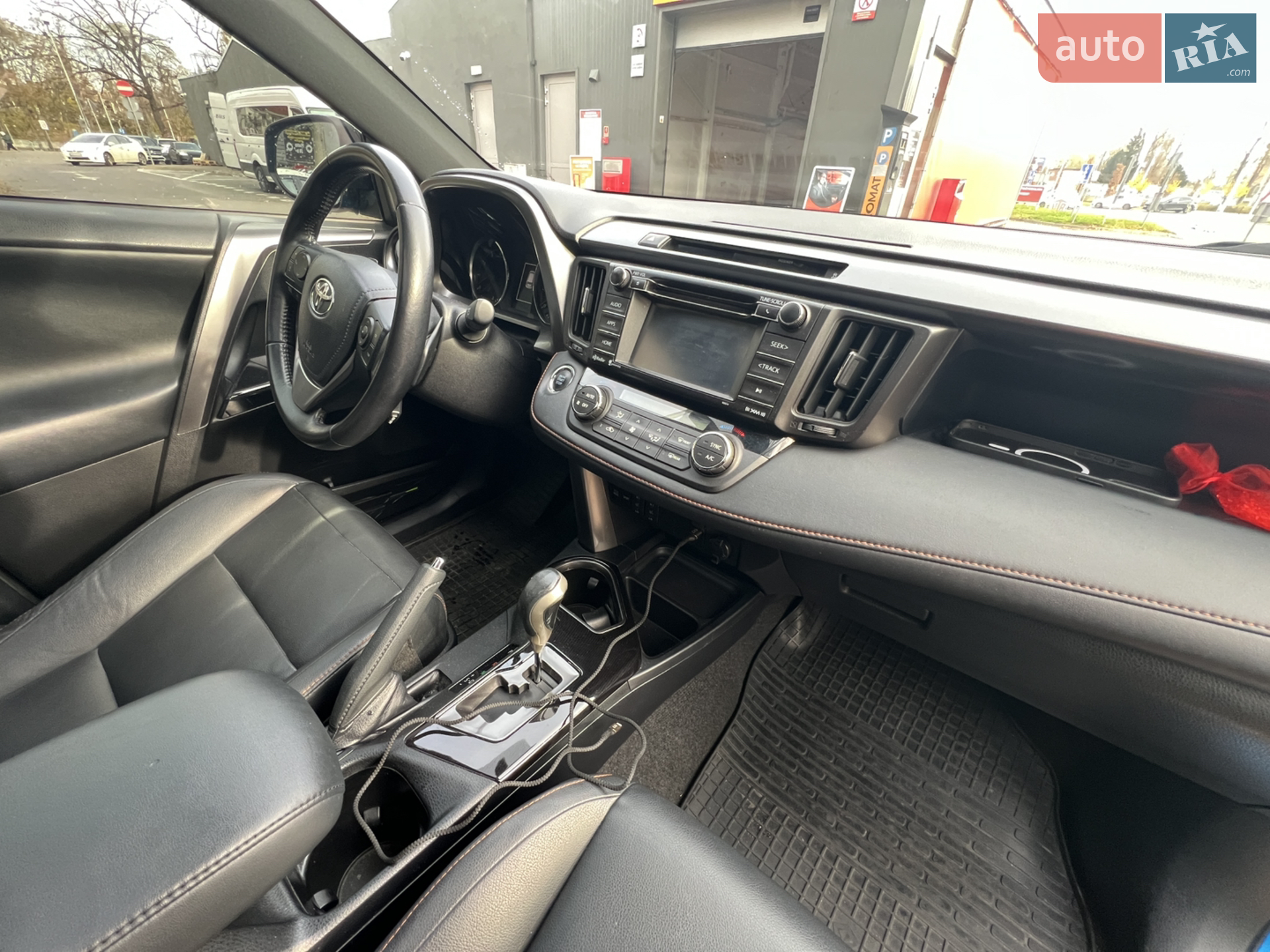 2016 Toyota RAV 4 - мініатюра 12