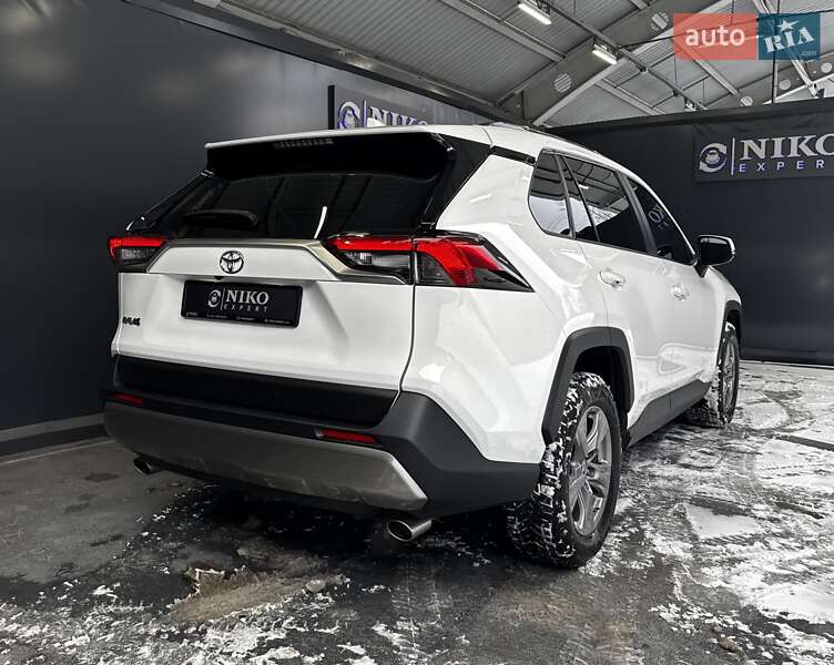 Внедорожник / Кроссовер Toyota RAV4 2022 в Киеве