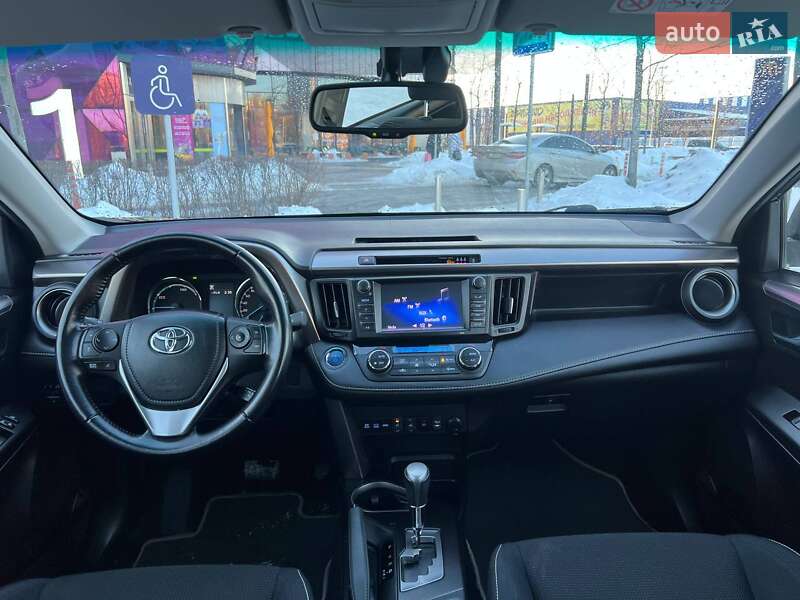 Внедорожник / Кроссовер Toyota RAV4 2016 в Киеве