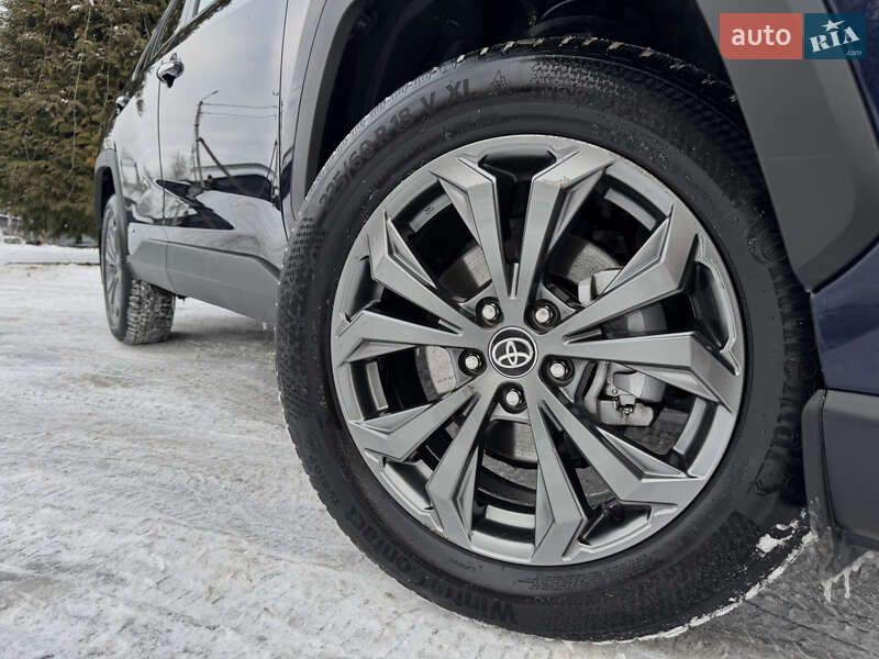 Внедорожник / Кроссовер Toyota RAV4 2022 в Ивано-Франковске фото 9 Внедорожник / Кроссовер Toyota RAV4 2022 в Ивано-Франковске