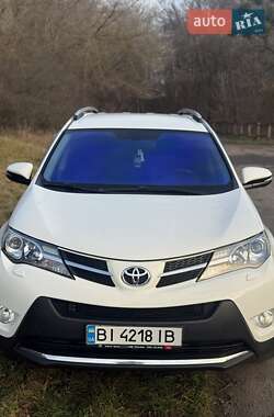 Внедорожник / Кроссовер Toyota RAV4 2014 в Полтаве