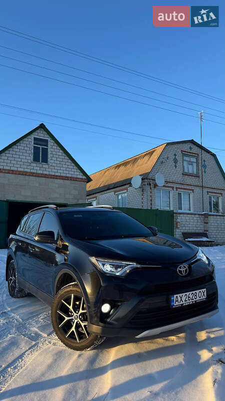 Внедорожник / Кроссовер Toyota RAV4 2017 в Новой Водолаге фото Внедорожник / Кроссовер Toyota RAV4 2017 в Новой Водолаге