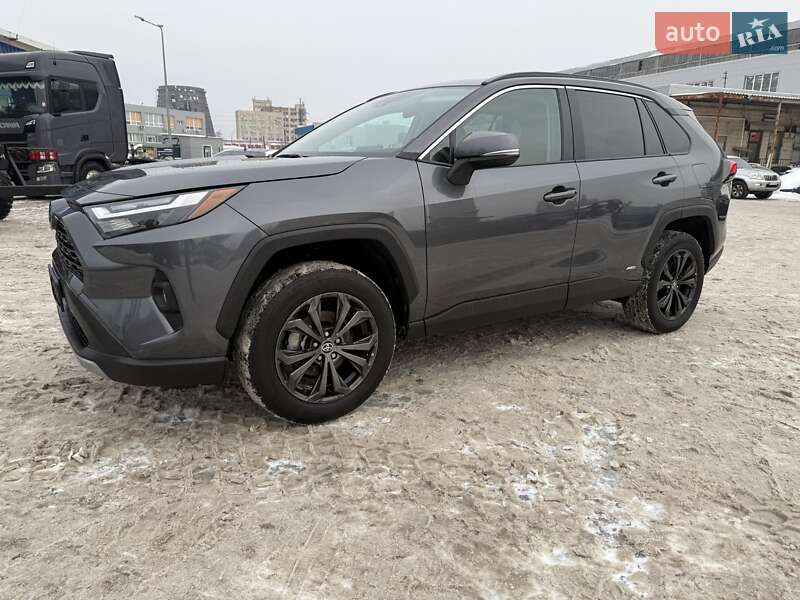 Внедорожник / Кроссовер Toyota RAV4 2022 в Киеве