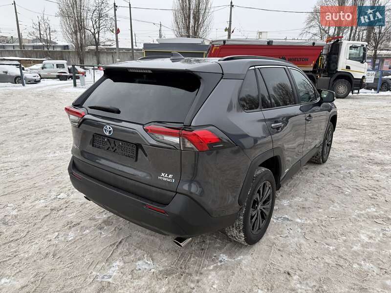 Внедорожник / Кроссовер Toyota RAV4 2022 в Киеве