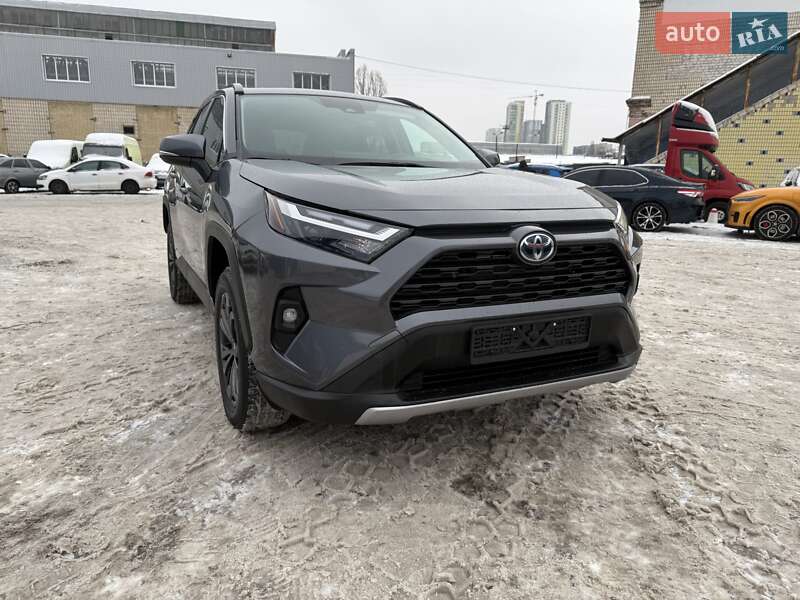Внедорожник / Кроссовер Toyota RAV4 2022 в Киеве