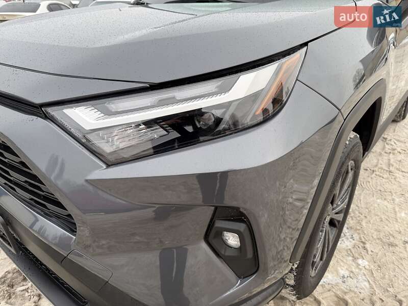 Внедорожник / Кроссовер Toyota RAV4 2022 в Киеве