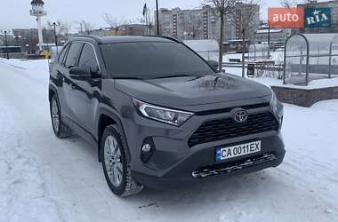 Внедорожник / Кроссовер Toyota RAV4 2019 в Умани