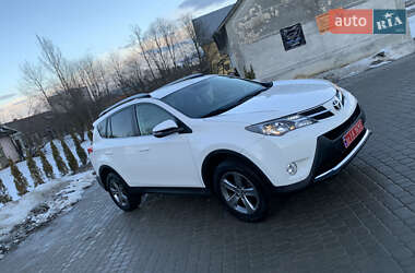 Позашляховик / Кросовер Toyota RAV4 2015 в Меденичах