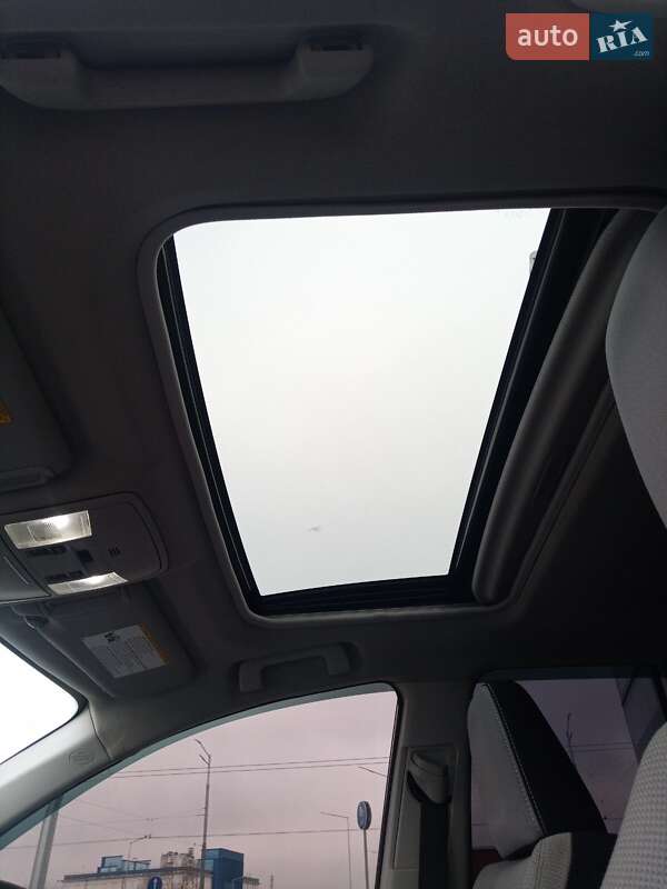 Внедорожник / Кроссовер Toyota RAV4 2018 в Киеве фото 3 Внедорожник / Кроссовер Toyota RAV4 2018 в Киеве