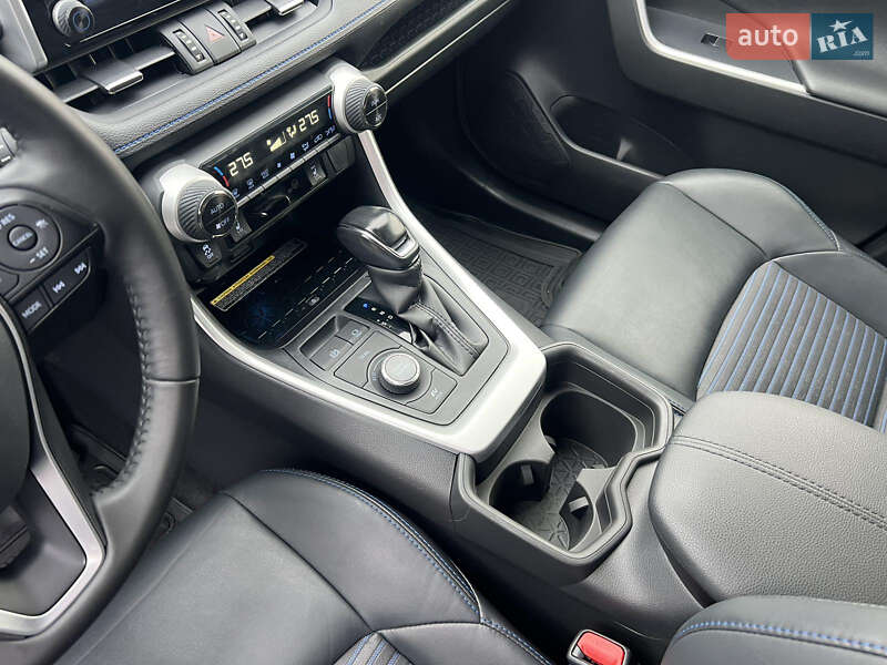 Внедорожник / Кроссовер Toyota RAV4 2020 в Киеве фото 29 Внедорожник / Кроссовер Toyota RAV4 2020 в Киеве