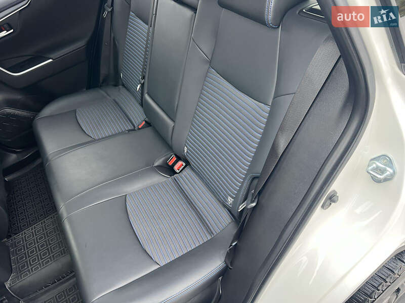 Внедорожник / Кроссовер Toyota RAV4 2020 в Киеве фото 47 Внедорожник / Кроссовер Toyota RAV4 2020 в Киеве