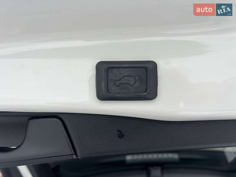 Внедорожник / Кроссовер Toyota RAV4 2020 в Киеве фото 57 Внедорожник / Кроссовер Toyota RAV4 2020 в Киеве