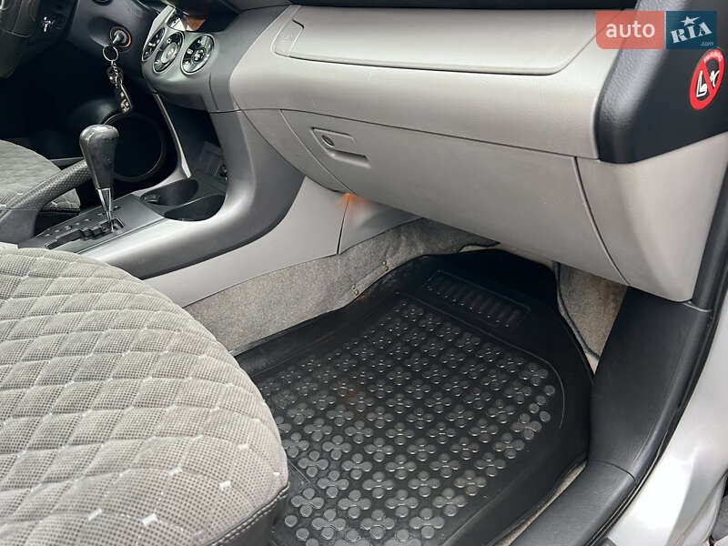 Позашляховик / Кросовер Toyota RAV4 2006 в Білгороді-Дністровському фото 18 Позашляховик / Кросовер Toyota RAV4 2006 в Білгороді-Дністровському