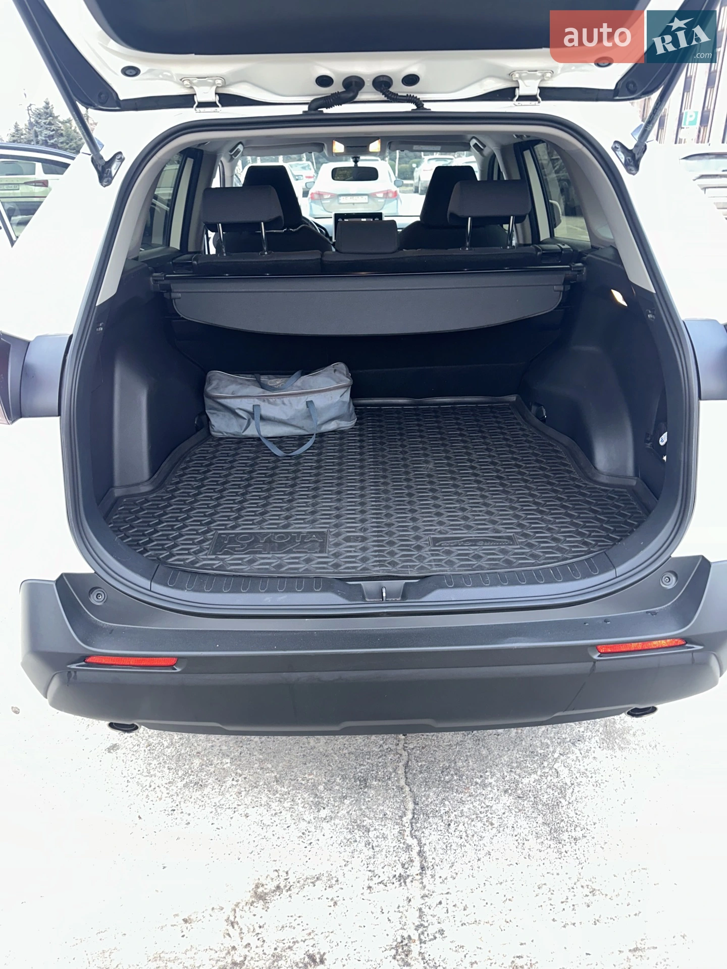2019 Toyota RAV 4 - мініатюра 8