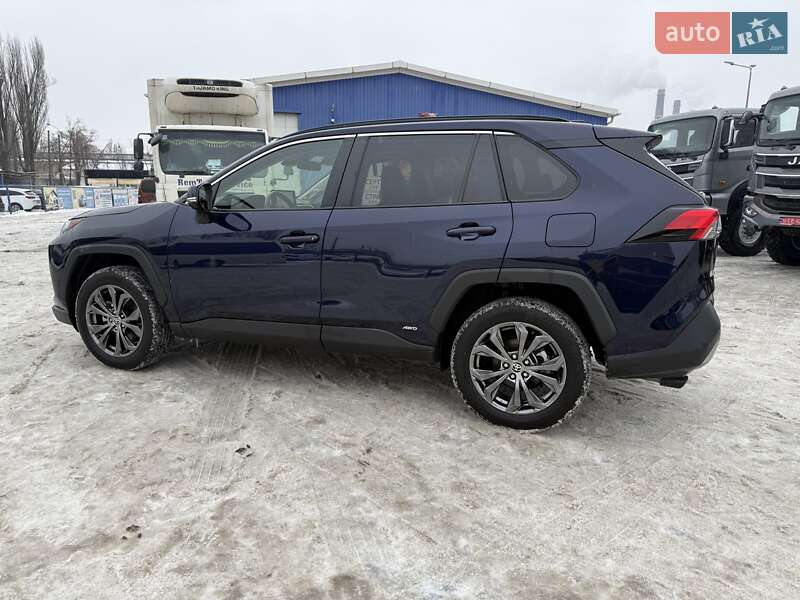 Внедорожник / Кроссовер Toyota RAV4 2023 в Киеве