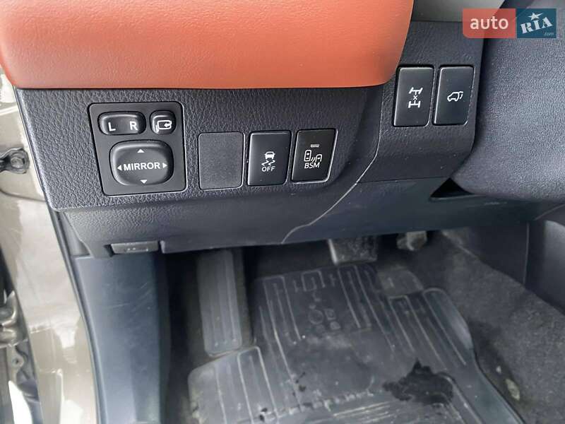 Внедорожник / Кроссовер Toyota RAV4 2013 в Житомире