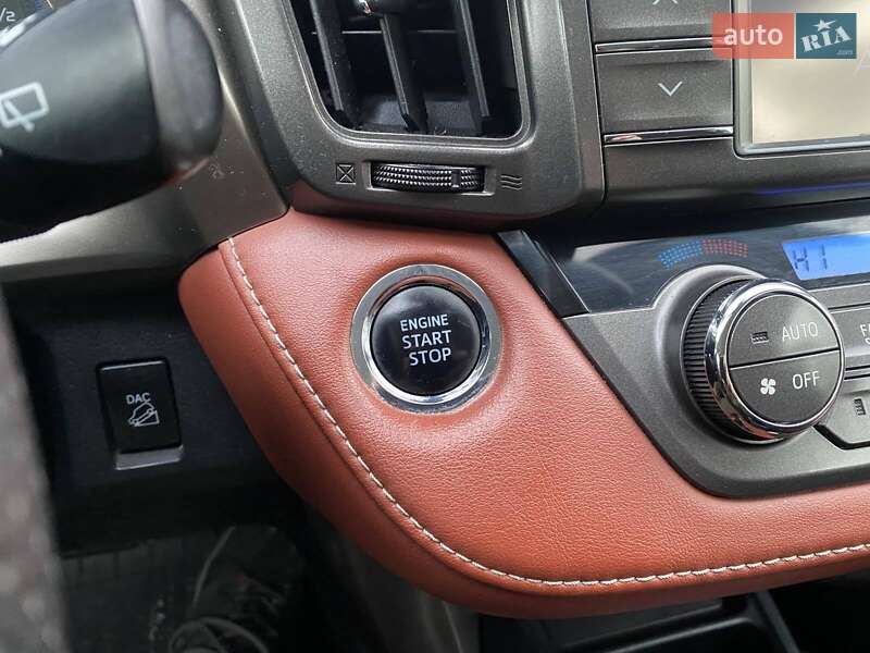 Внедорожник / Кроссовер Toyota RAV4 2013 в Житомире