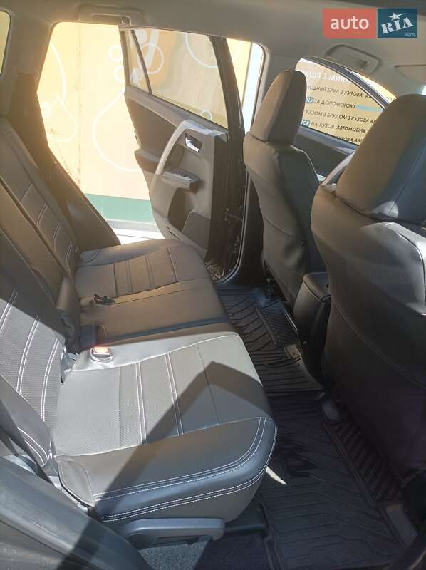 Внедорожник / Кроссовер Toyota RAV4 2018 в Киеве фото 17 Внедорожник / Кроссовер Toyota RAV4 2018 в Киеве