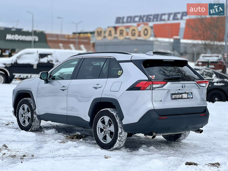 Внедорожник / Кроссовер Toyota RAV4 2024 в Киеве