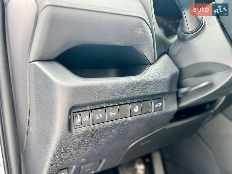 Внедорожник / Кроссовер Toyota RAV4 2024 в Киеве