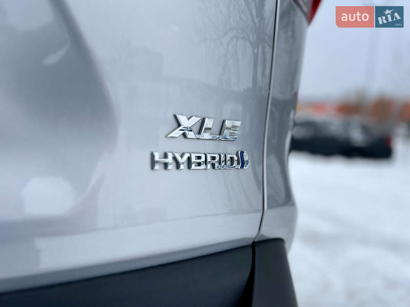 Внедорожник / Кроссовер Toyota RAV4 2024 в Киеве