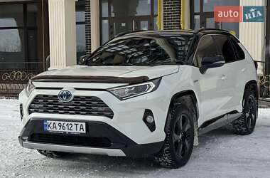 Позашляховик / Кросовер Toyota RAV4 2020 в Києві