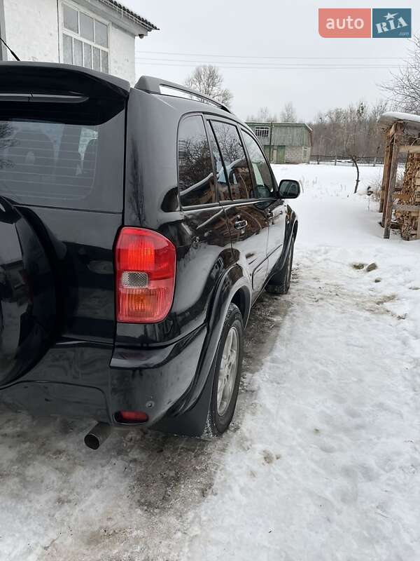 Внедорожник / Кроссовер Toyota RAV4 2001 в Остер