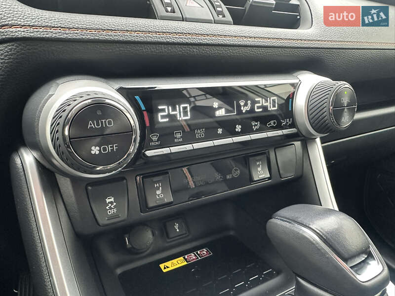 Позашляховик / Кросовер Toyota RAV4 2022 в Івано-Франківську