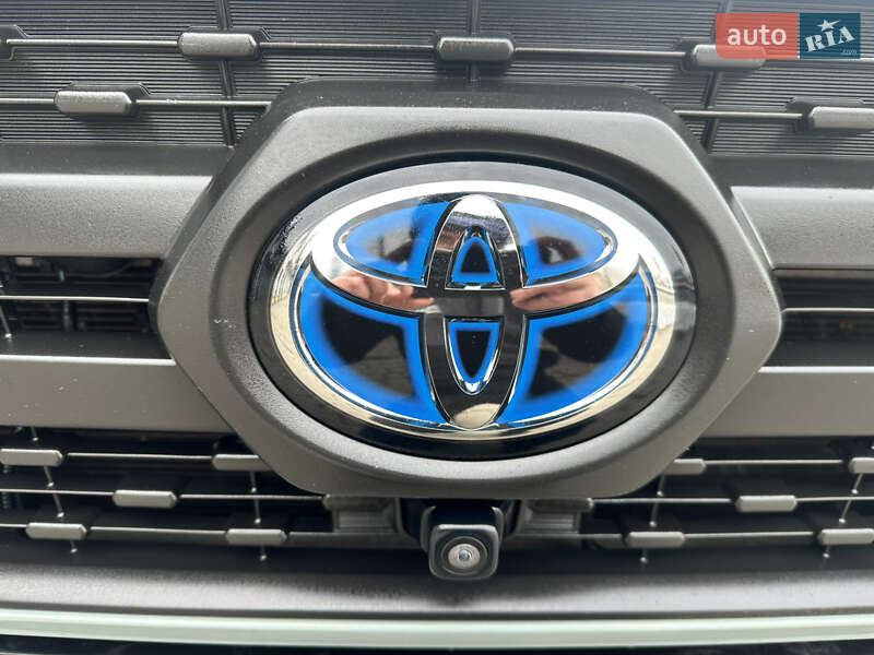 Позашляховик / Кросовер Toyota RAV4 2022 в Івано-Франківську