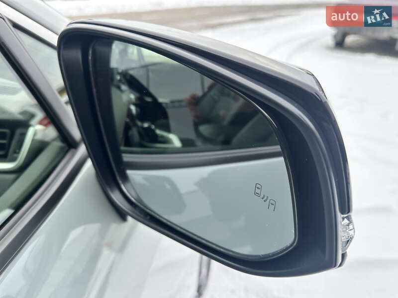 Позашляховик / Кросовер Toyota RAV4 2022 в Івано-Франківську