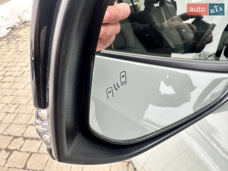 Позашляховик / Кросовер Toyota RAV4 2022 в Івано-Франківську