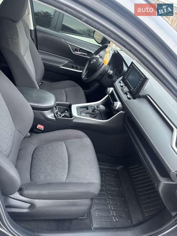 Внедорожник / Кроссовер Toyota RAV4 2021 в Хмельницком