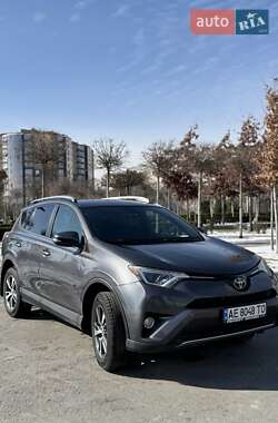 Позашляховик / Кросовер Toyota RAV4 2018 в Дніпрі