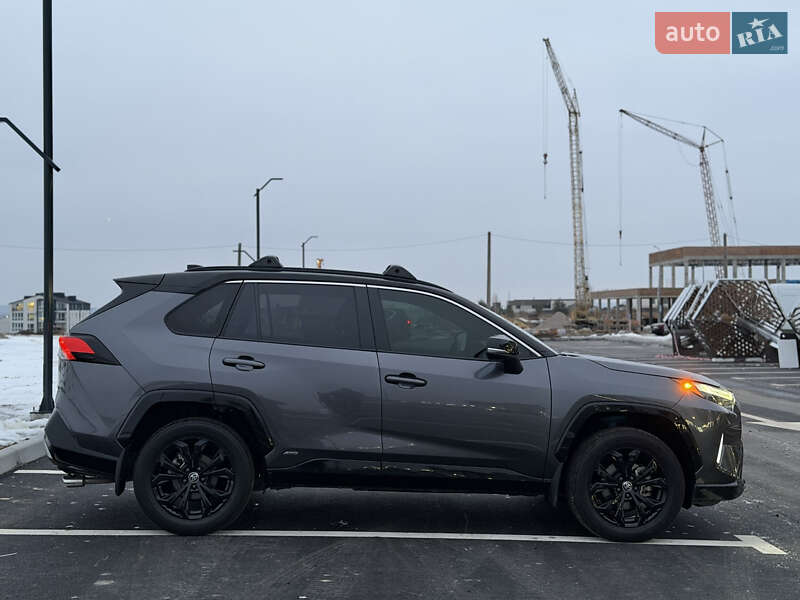 Внедорожник / Кроссовер Toyota RAV4 2022 в Ровно