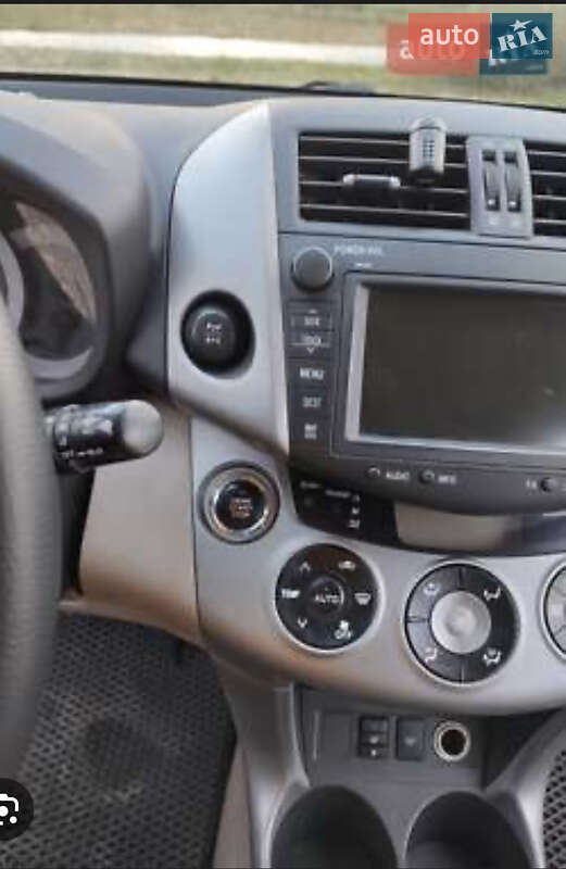 Внедорожник / Кроссовер Toyota RAV4 2006 в Хмельницком