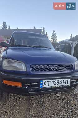Внедорожник / Кроссовер Toyota RAV4 1997 в Полянице
