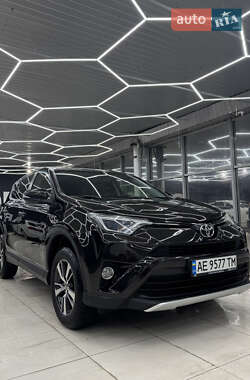 Внедорожник / Кроссовер Toyota RAV4 2016 в Днепре