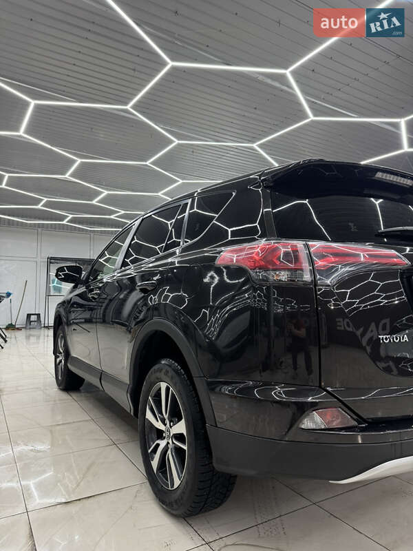 Внедорожник / Кроссовер Toyota RAV4 2016 в Днепре