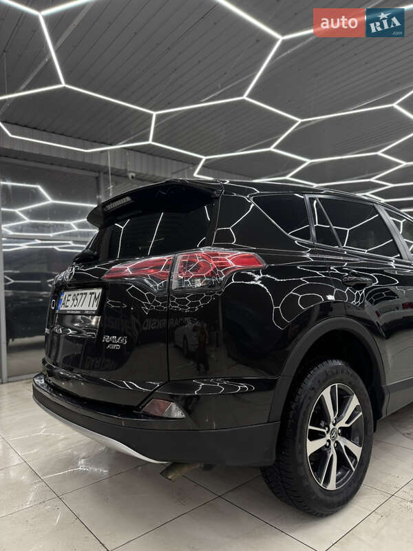 Внедорожник / Кроссовер Toyota RAV4 2016 в Днепре
