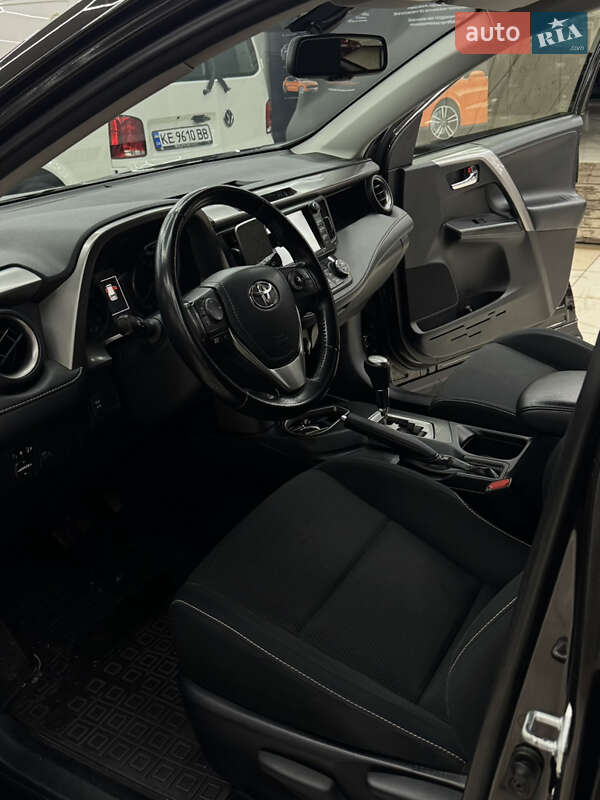 Внедорожник / Кроссовер Toyota RAV4 2016 в Днепре