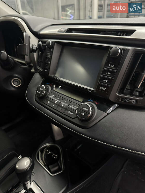 Внедорожник / Кроссовер Toyota RAV4 2016 в Днепре