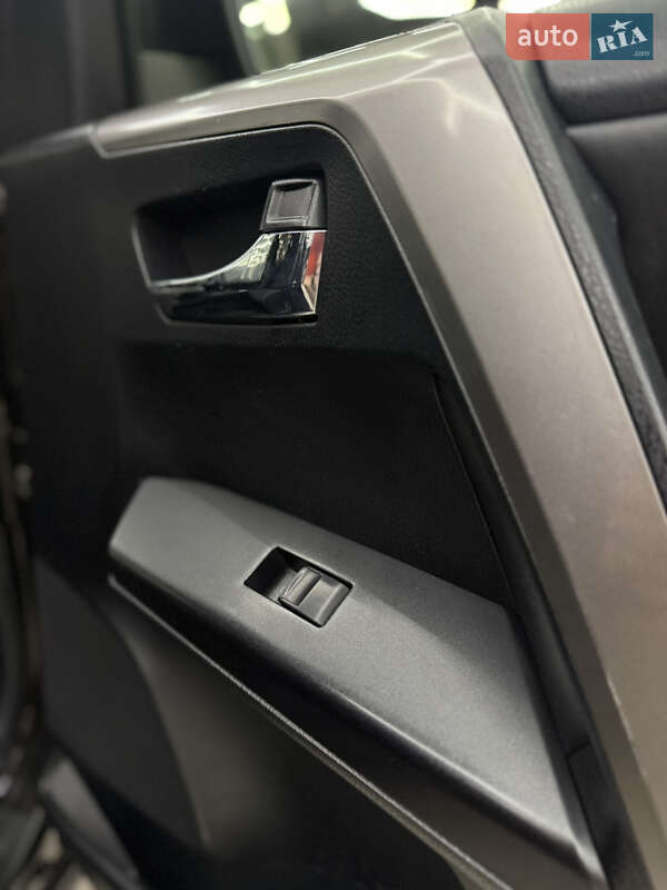 Внедорожник / Кроссовер Toyota RAV4 2016 в Днепре