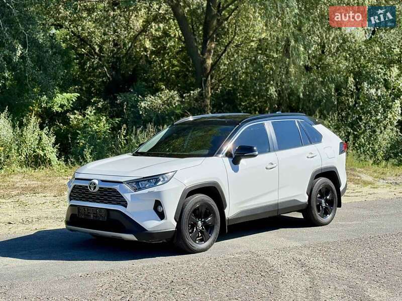 Внедорожник / Кроссовер Toyota RAV4 2019 в Харькове