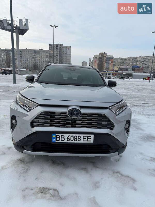 Внедорожник / Кроссовер Toyota RAV4 2019 в Харькове