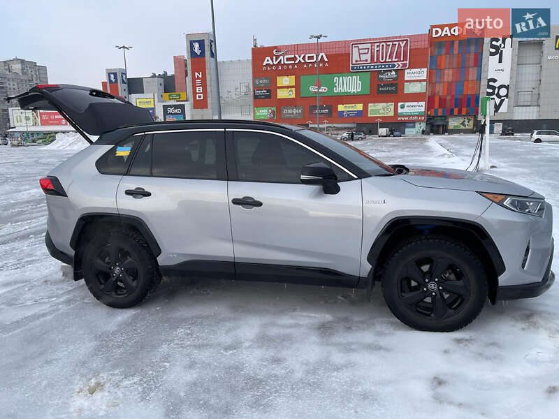 Внедорожник / Кроссовер Toyota RAV4 2019 в Харькове