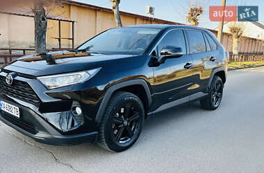 Внедорожник / Кроссовер Toyota RAV4 2020 в Мукачево