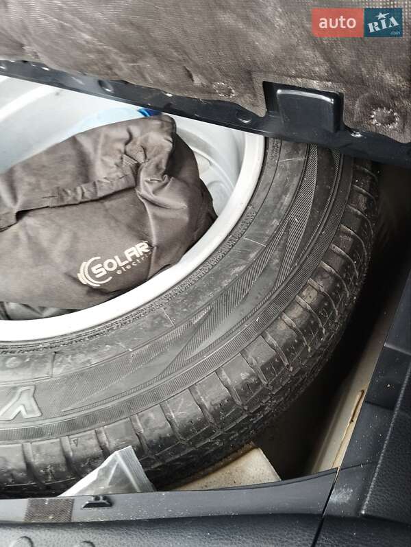 Внедорожник / Кроссовер Toyota RAV4 2013 в Ватутино